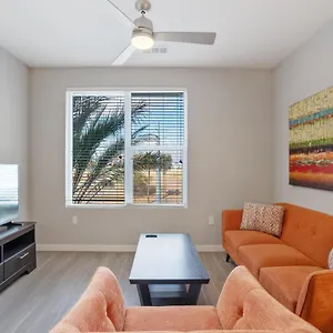 https://stay-gia-modern-2-bedroom-apartment-with-swimming-pool.hotelsofphoenix.com