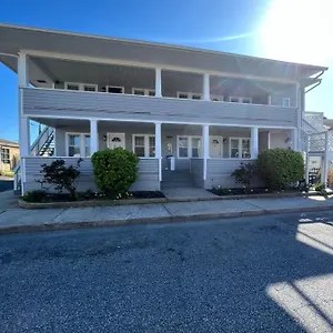 https://crystal-sands-apartments.ocean-city-hotels.net