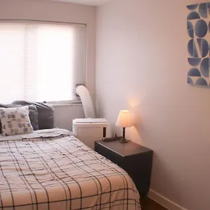 Apartment 3 Bedroom Southside Pad - Sleeps 8 - Amazing Location