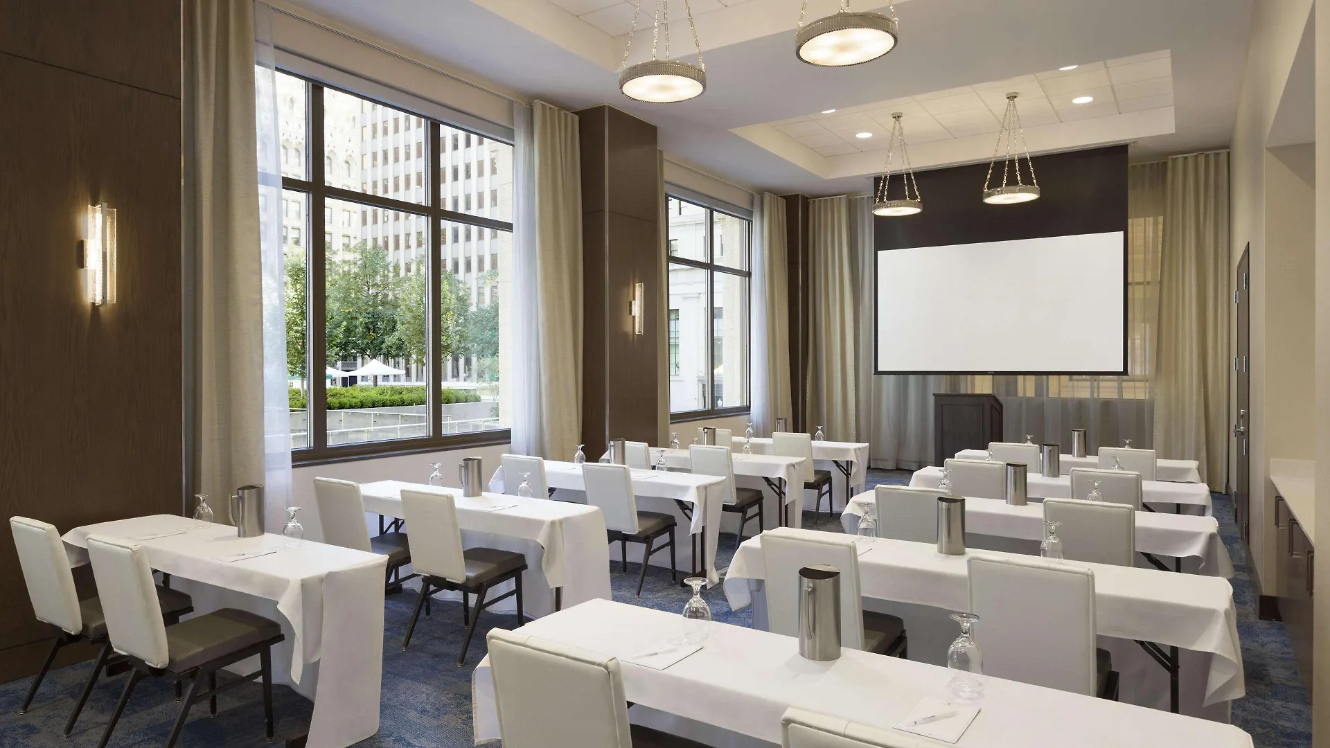 Otel Embassy Suites Pittsburgh-Downtown