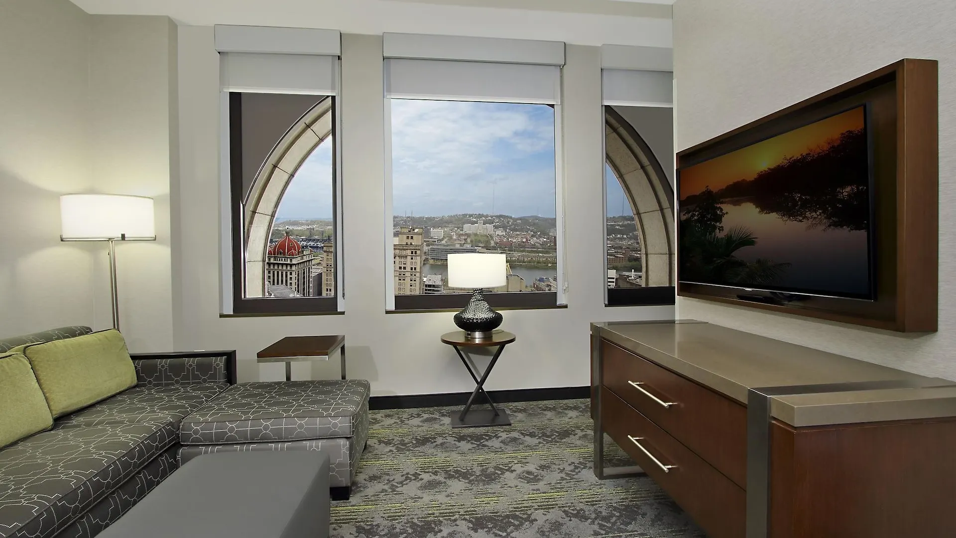 Embassy Suites Pittsburgh-Downtown ABD